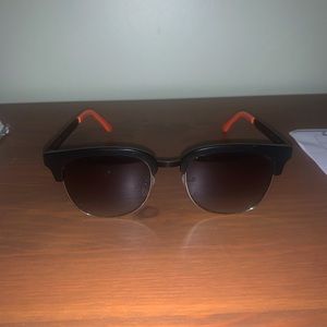Spy spout sunglasses